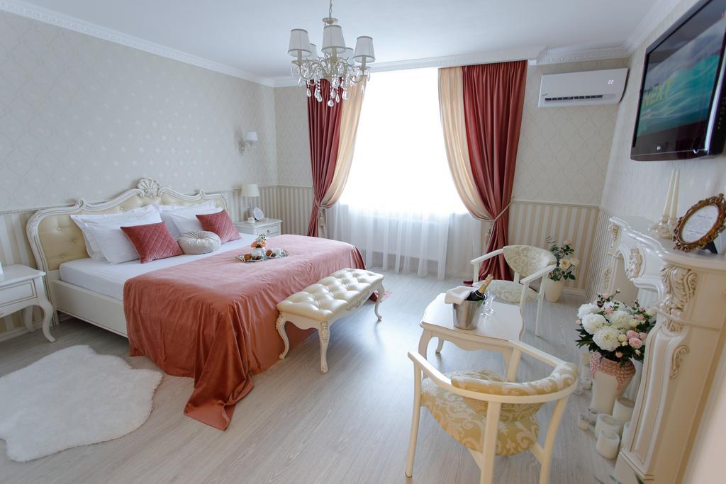 Royal Suite apartment with jacuzzi Soemy Buitenkant foto