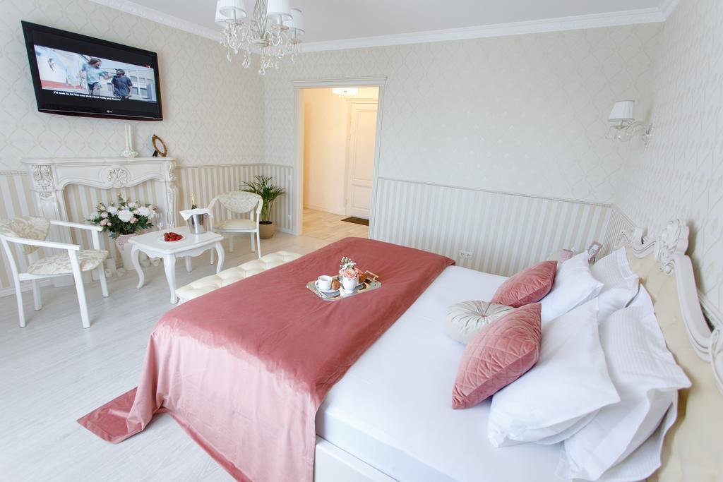 Royal Suite apartment with jacuzzi Soemy Buitenkant foto